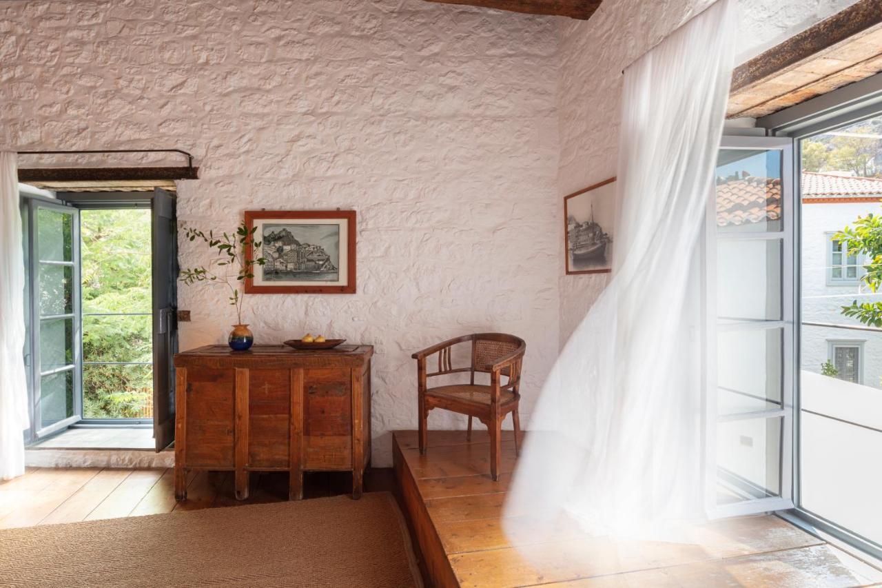 Bratsera Boutique Hotel ไฮดรา ภายนอก รูปภาพ